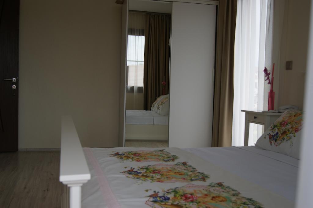 Ender Hotel (Adults Only) Ayvalik Ruang foto